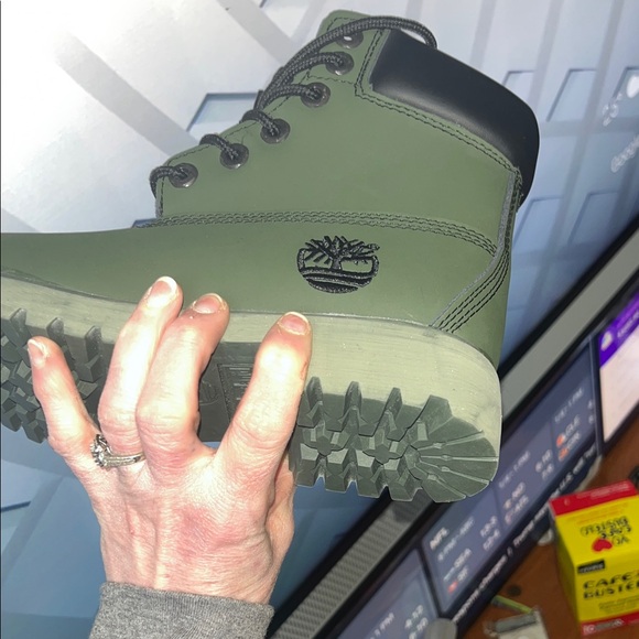 Timberland Olive and Black Boot - Picture 6 of 7